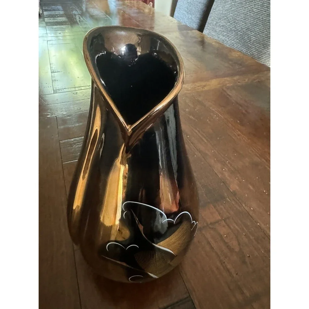 Black &‎ Gold Flower Motif Vase